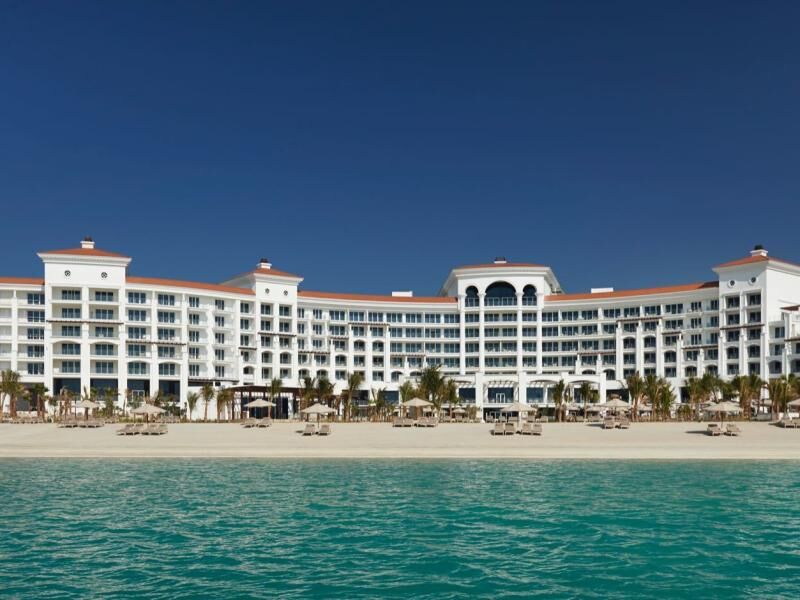 Hotelanlage in direkter Strandlage