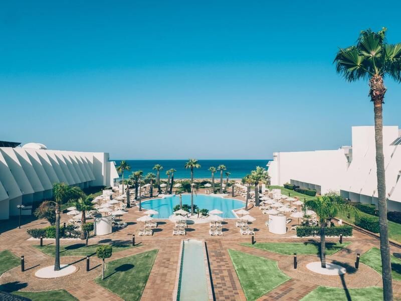 Hotelanlage am Meer