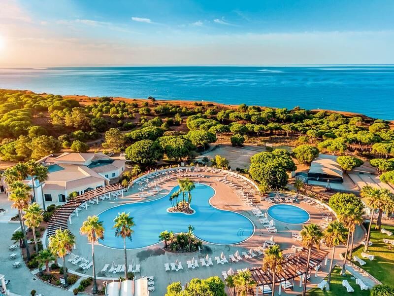 Luftaufnahme von Resort am Meer